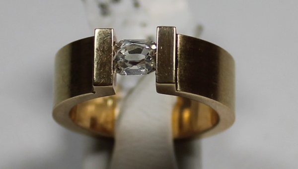 Spannring Gold 585 mit Diamant oval ca. 0,54 Karat TW vvs